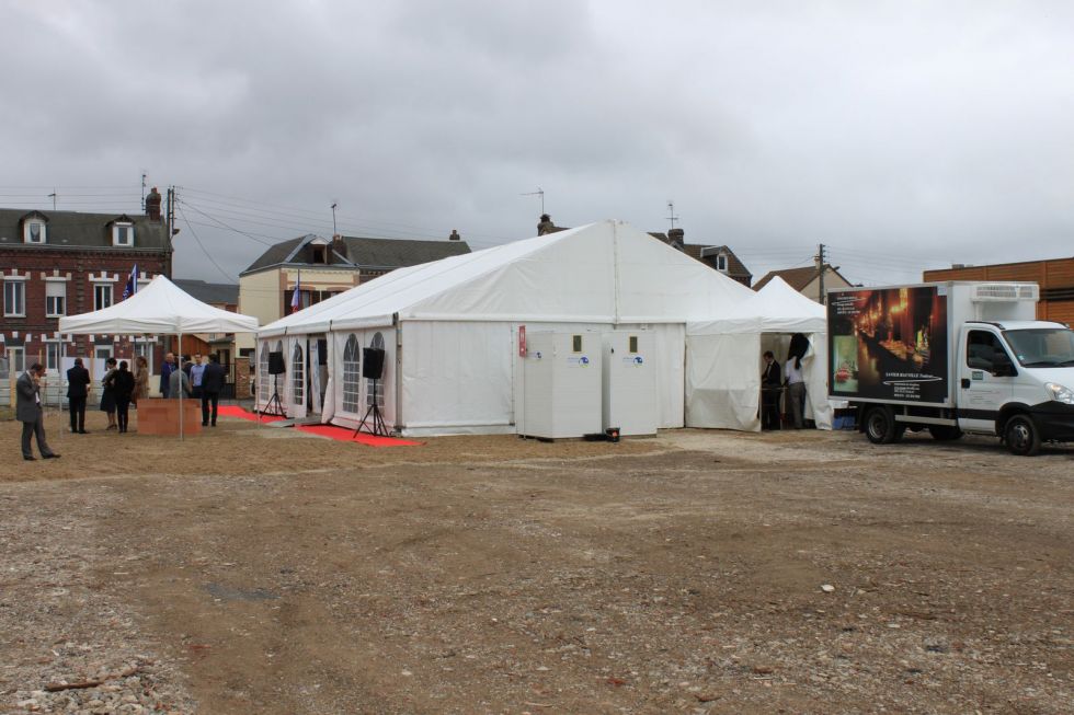 Tente de 150m² pour pose de première pierre a petit-Quevilly